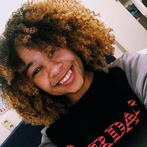 Meet your Posher, Rebecca